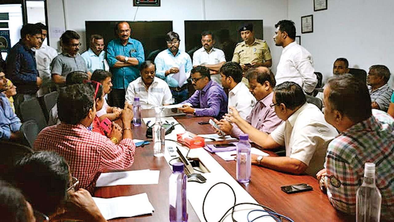Cracks on house due to Metro work at Marol, allege locals