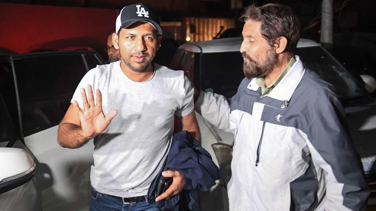 Sarfraz Ahmed apologises for his racial remarks on a South African player
