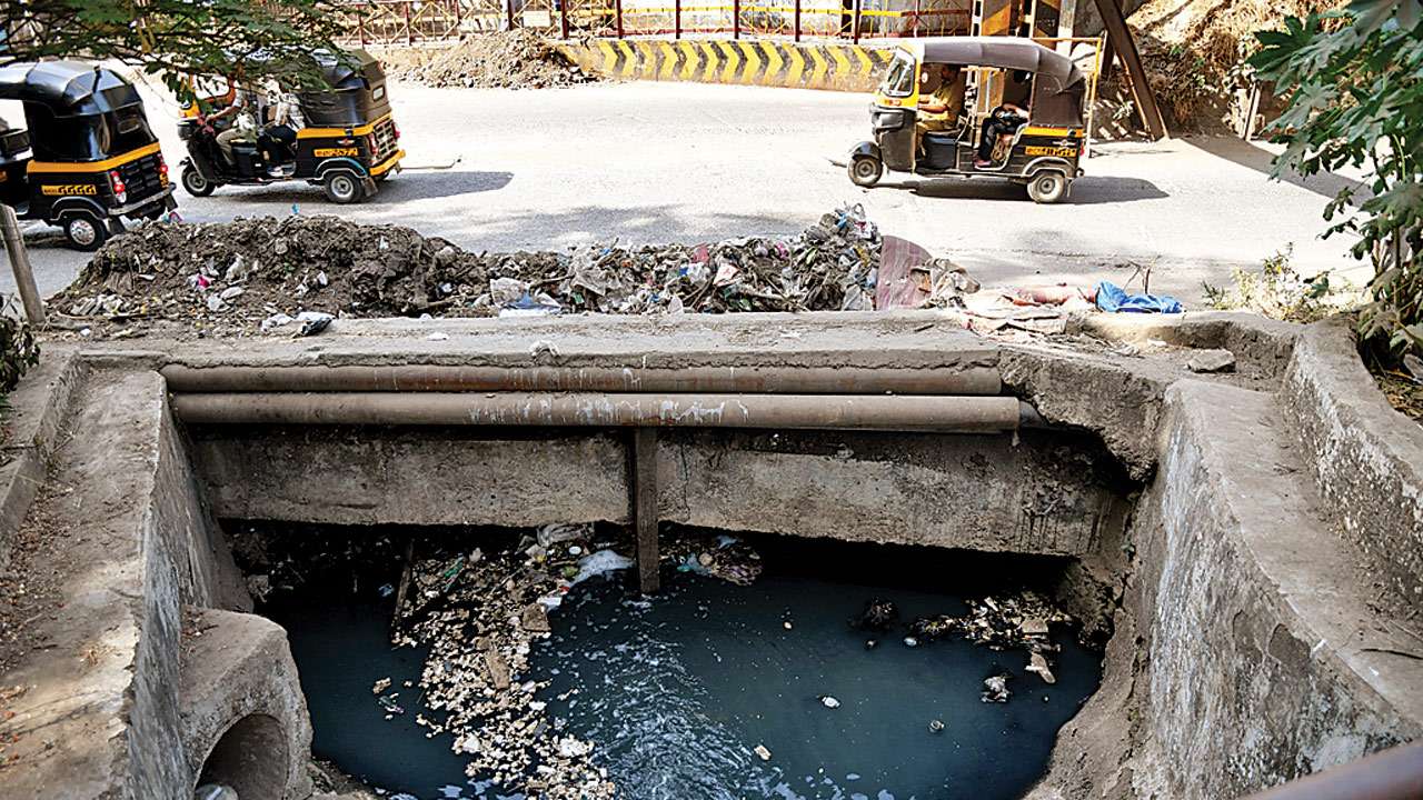 Mumbai Tired Of Garbage Choking Nullahs Civic Body To Cover Open Drains   784170 Nullah Dna 