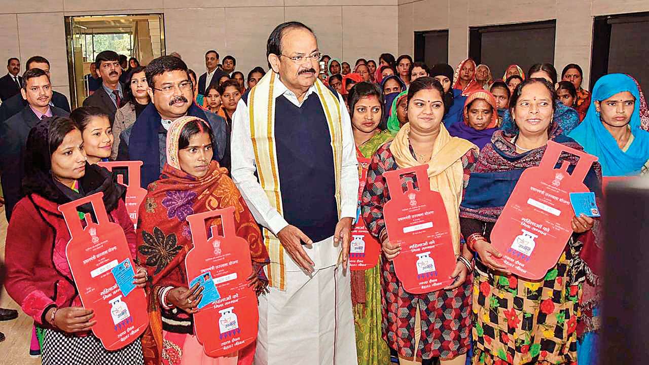 PMUY beneficiaries may go back to traditional fuel if LPG rises IIMA