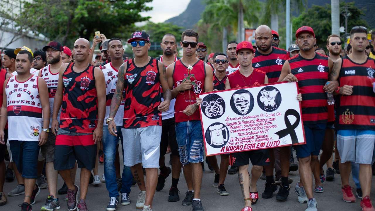 Flamengo club´s fans gather around the clubs headquarters in Gavea neighborhood to pay homage to victims of the fire accident