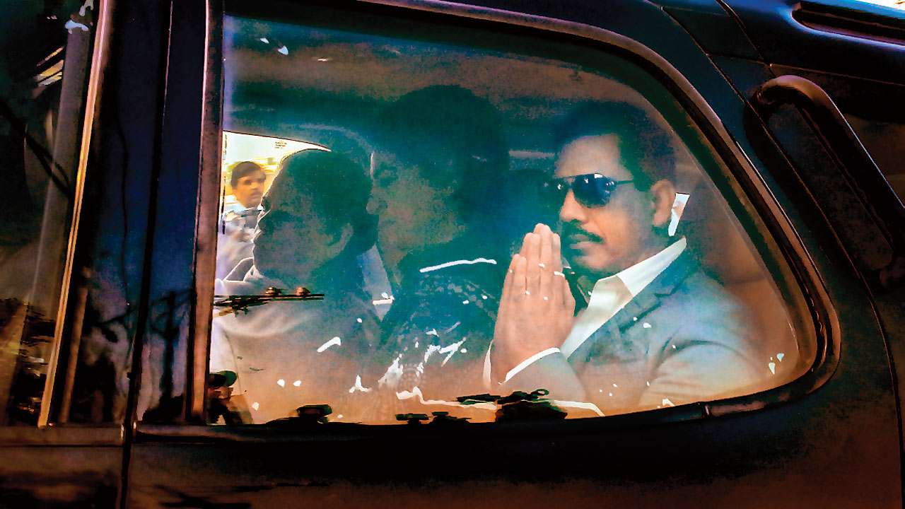 Priyanka Gandhi drops Vadras at ED, Robert Vadra braves 55 questions
