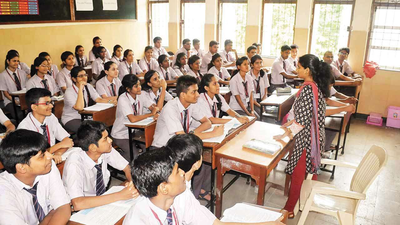 Surat: 10,000 students to take a pledge 'no marriage without parents consent' on Valentine's Day, File photo
