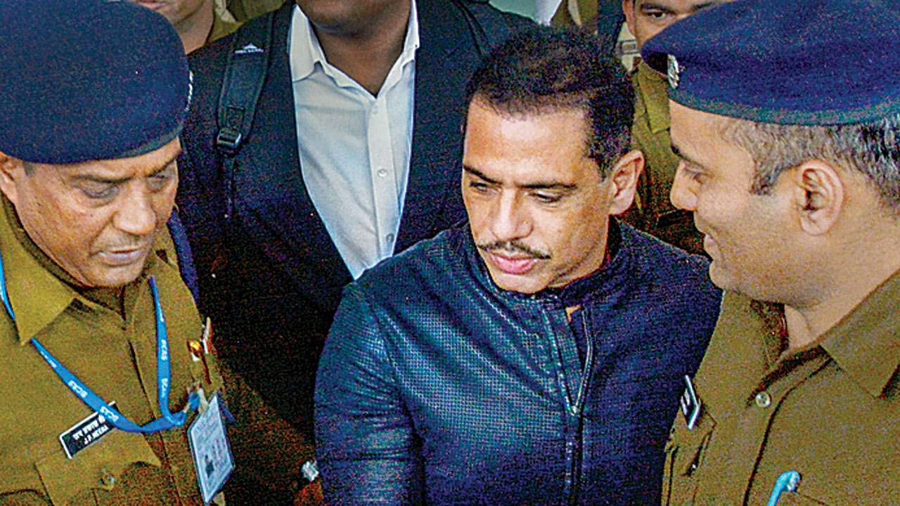 Robert Vadra trips on Enforcement Directorate stairs before questioning