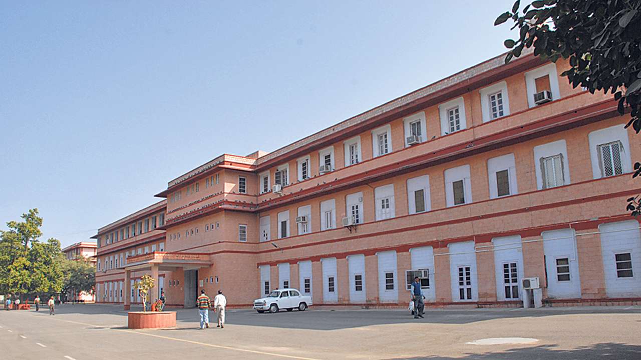 Depts spend most in march to meet targets: cag report