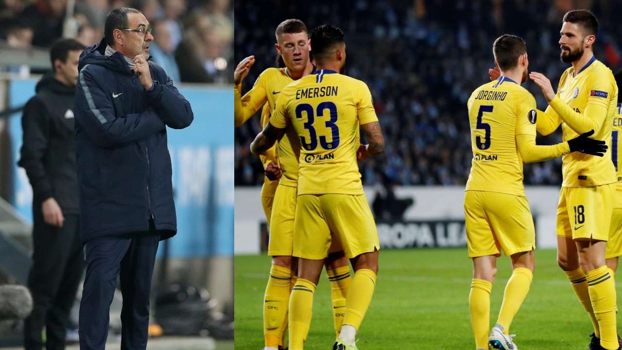 Chelsea manager Maurizio Sarri and team players