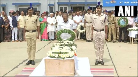 HD Kumaraswamy pays tribute to CRPF personnel H. Guru