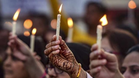 Grief-stricken India continues to mourn, demand action for third day