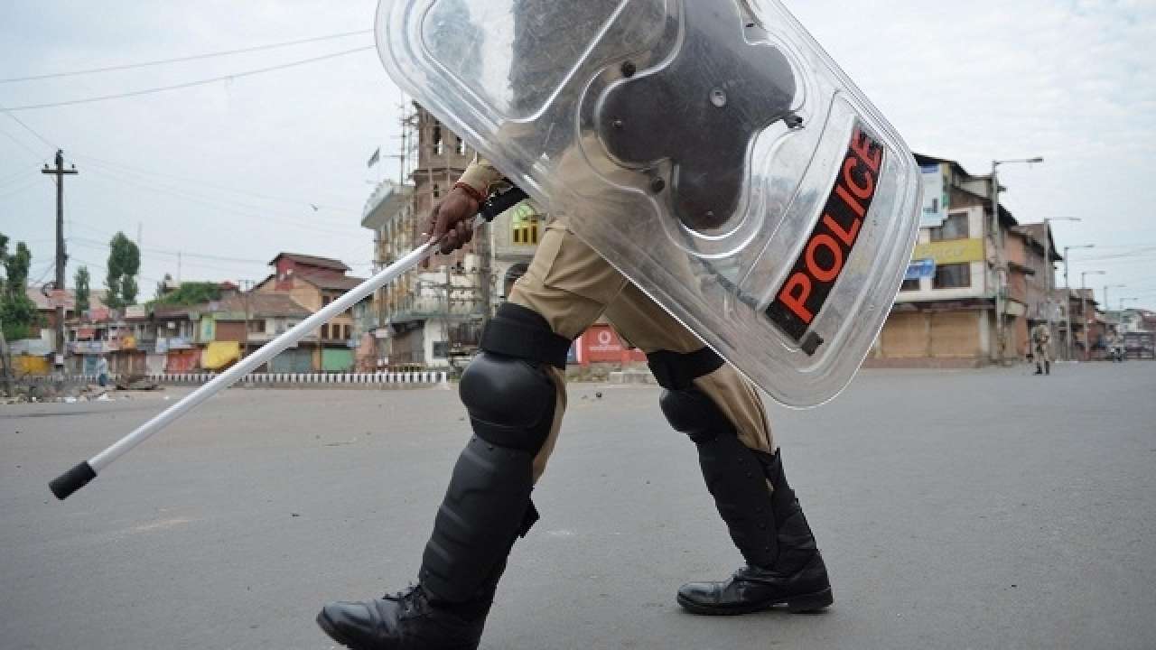 Thane: Man throws explosive, no casualties registered