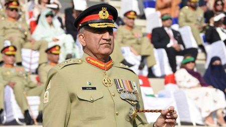 General Qamar Jawed Bajwa visits LoC in Kashmir