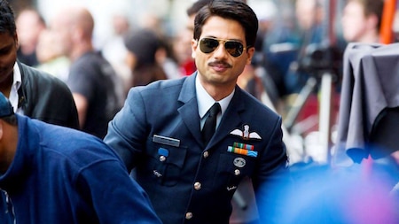 Shahid was the first Indian actor to fly the American F-16 aircraft