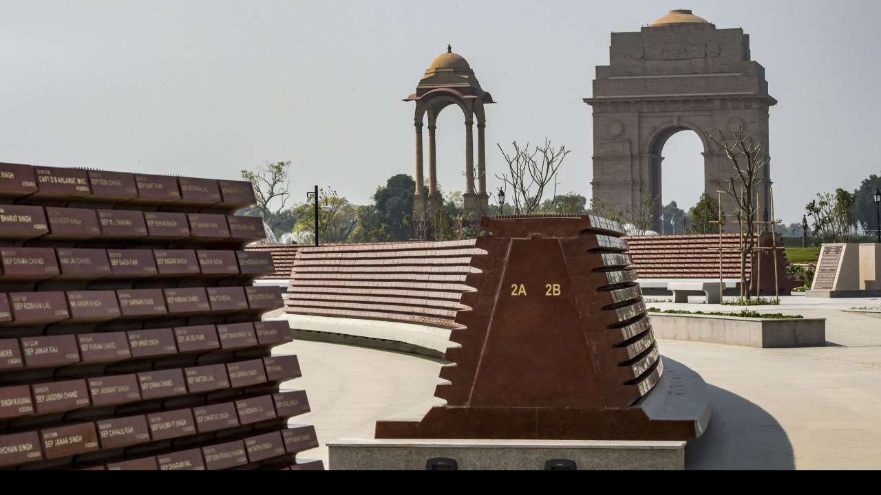 Wall with the names of the martyred soldiers