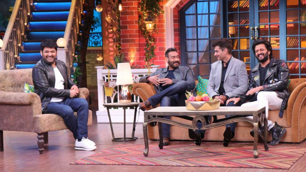 Ajay devgn pulls kapil sharma's leg, says 'for a change dusron ke jokes pe bhi has le'