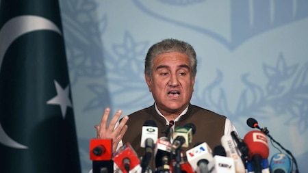 Pak Foreign Minister calls emergency meeting