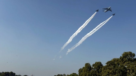 Pak jets violate Indian airspace, pushed back