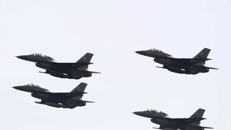 Pakistani F-16 shot down