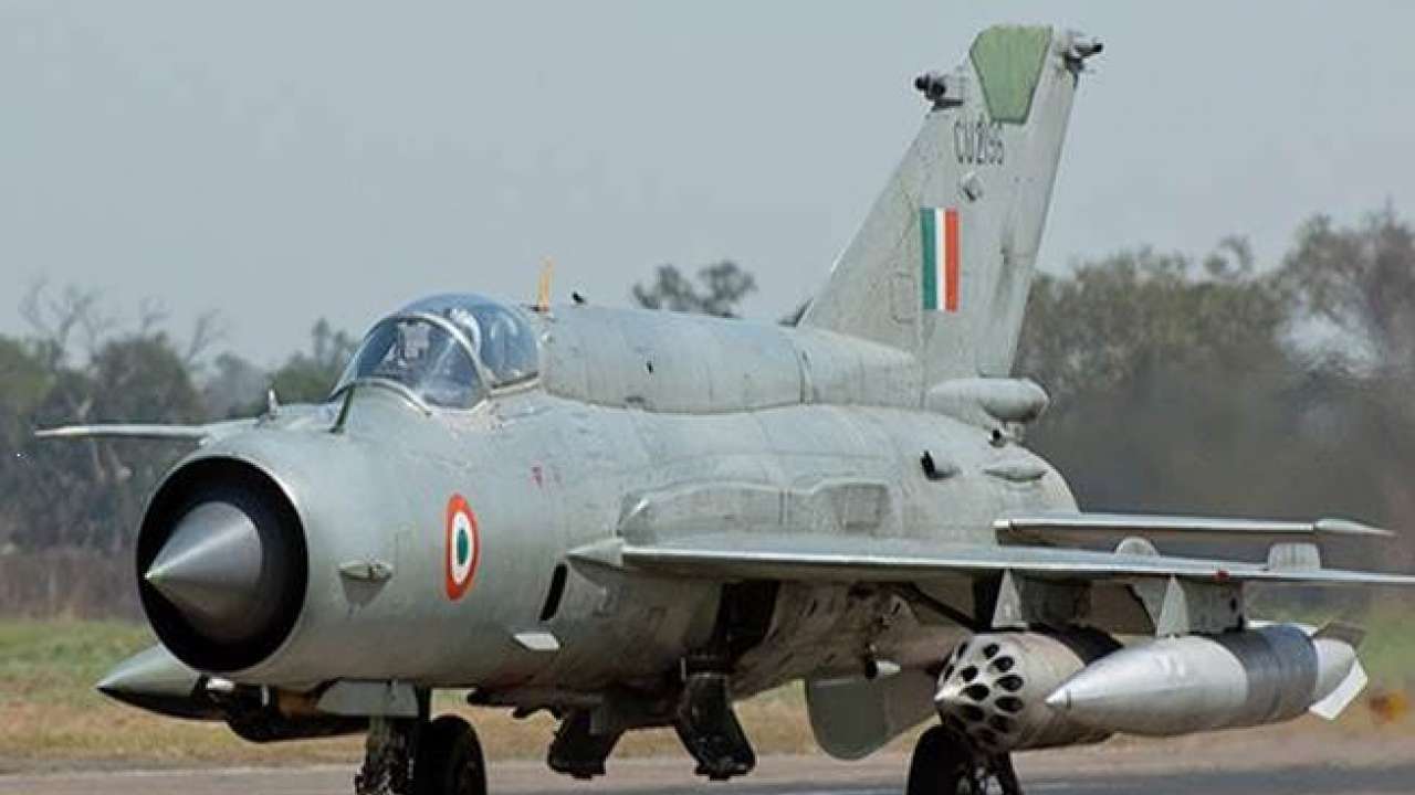 Image result for abhinandan flying MIG 21