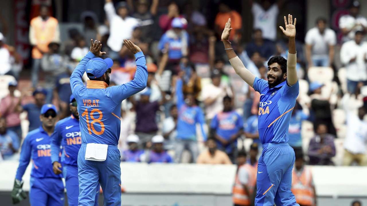 India Vs Australia 1st ODI Kedar Jadhav MS Dhoni Guide India To 6 india-vs-australia-1st-odi-kedar-jadhav-ms-dhoni-guide-india-to-6