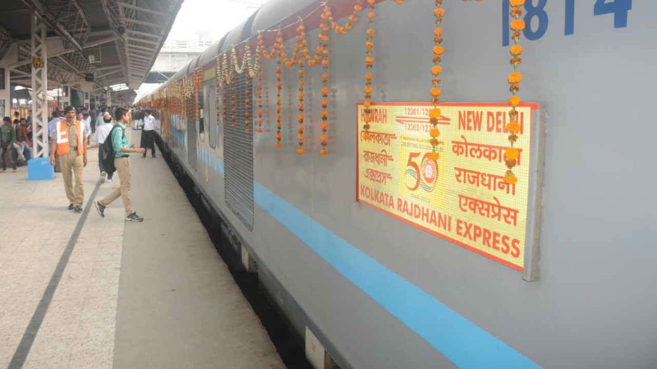 Howrah-New Delhi Rajdhani Express