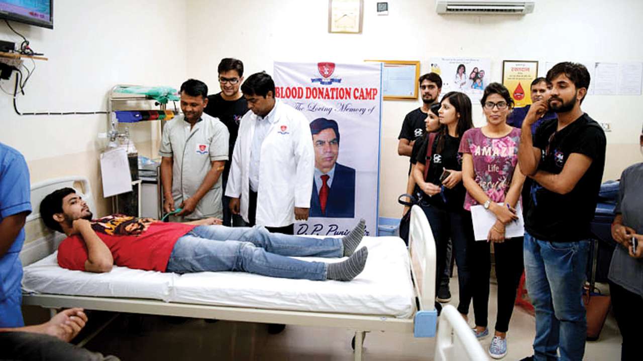 Maharashtra: State council asks blood banks to host donation camps ...