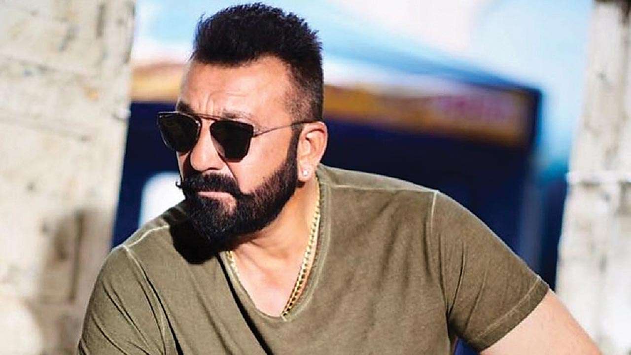 Sanjay Dutt carries his gym while shooting for 'Panipat'