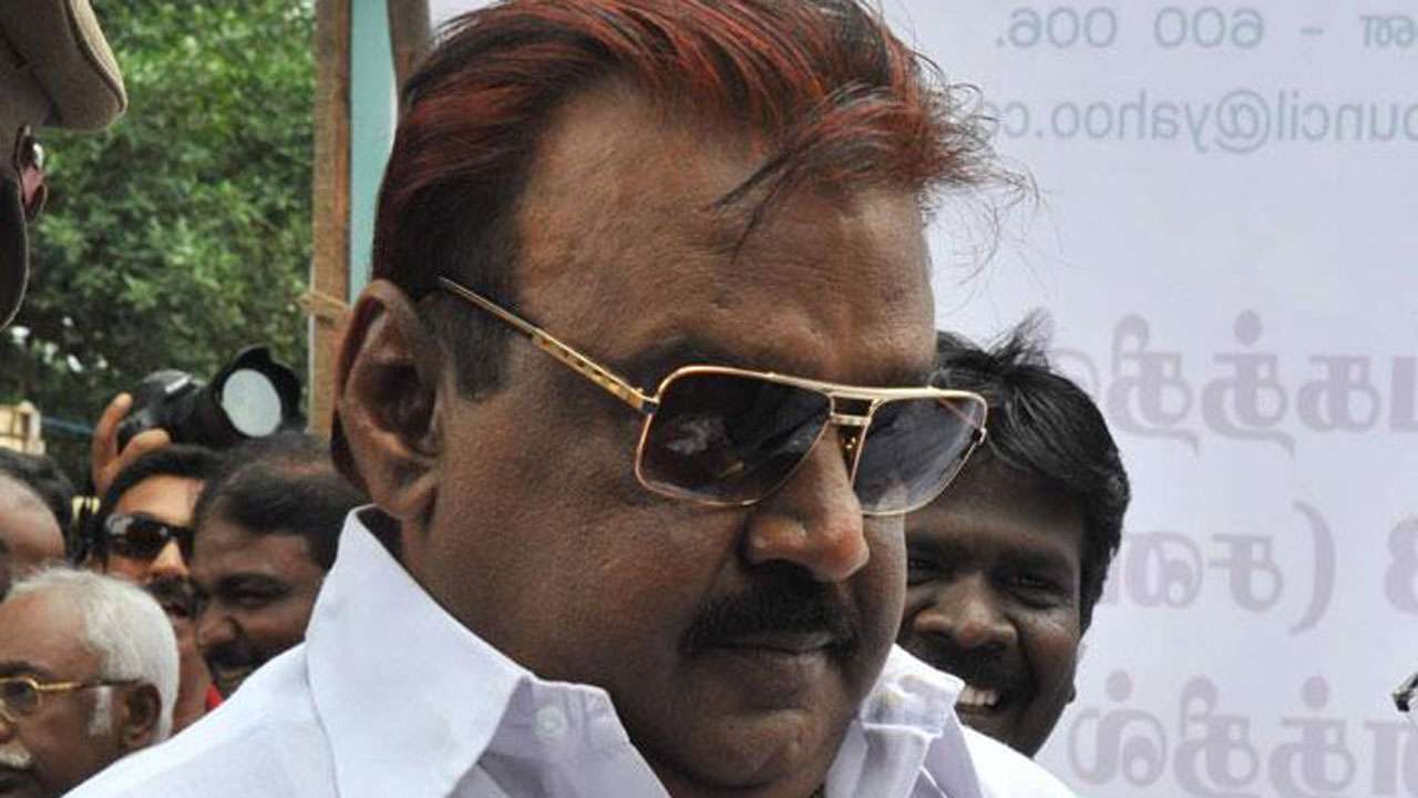 DMDK chief Vijayakant has been left staring at two bleak choices.