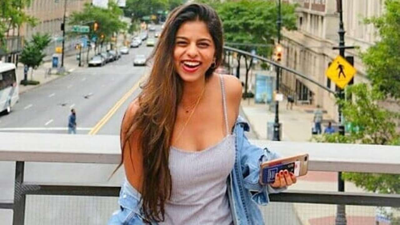 Watching Suhana Khan acquire line dancing skills might make you get up and groove