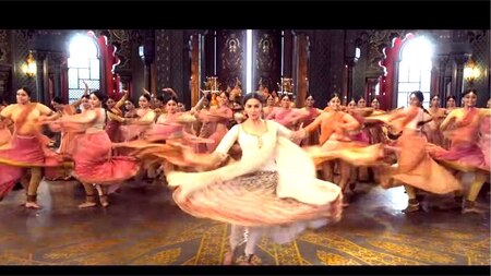 A glimpse of Alia's classical dance number