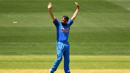 Edged and taken! Mohammed Shami sends Axel Carey back