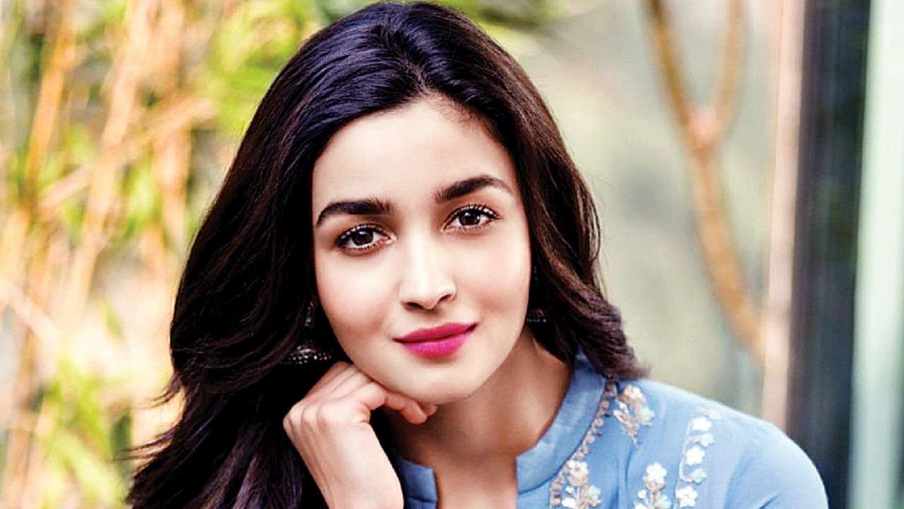 Alia Bhatt's birthday gift from Baahubali helmer SS Rajamouli