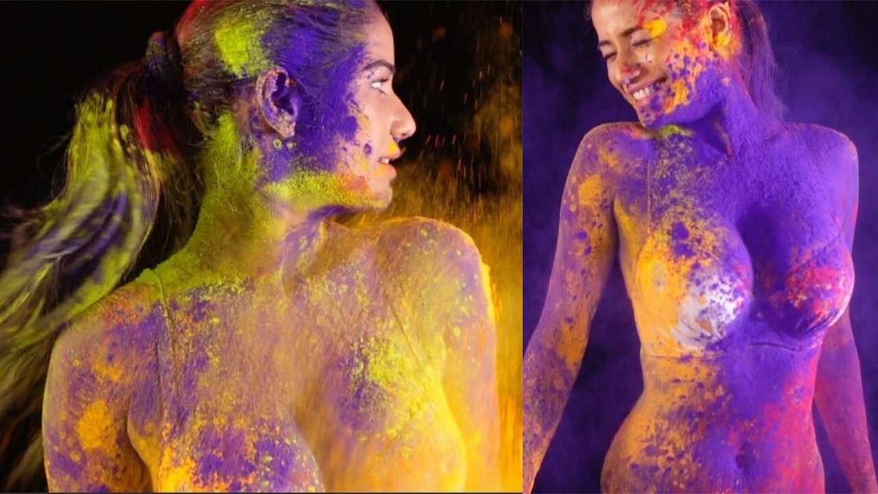 Watch This Old Video Of A Bikini Clad Poonam Pandey Playing Holi Is Going Viral bikini clad poonam pandey playing holi