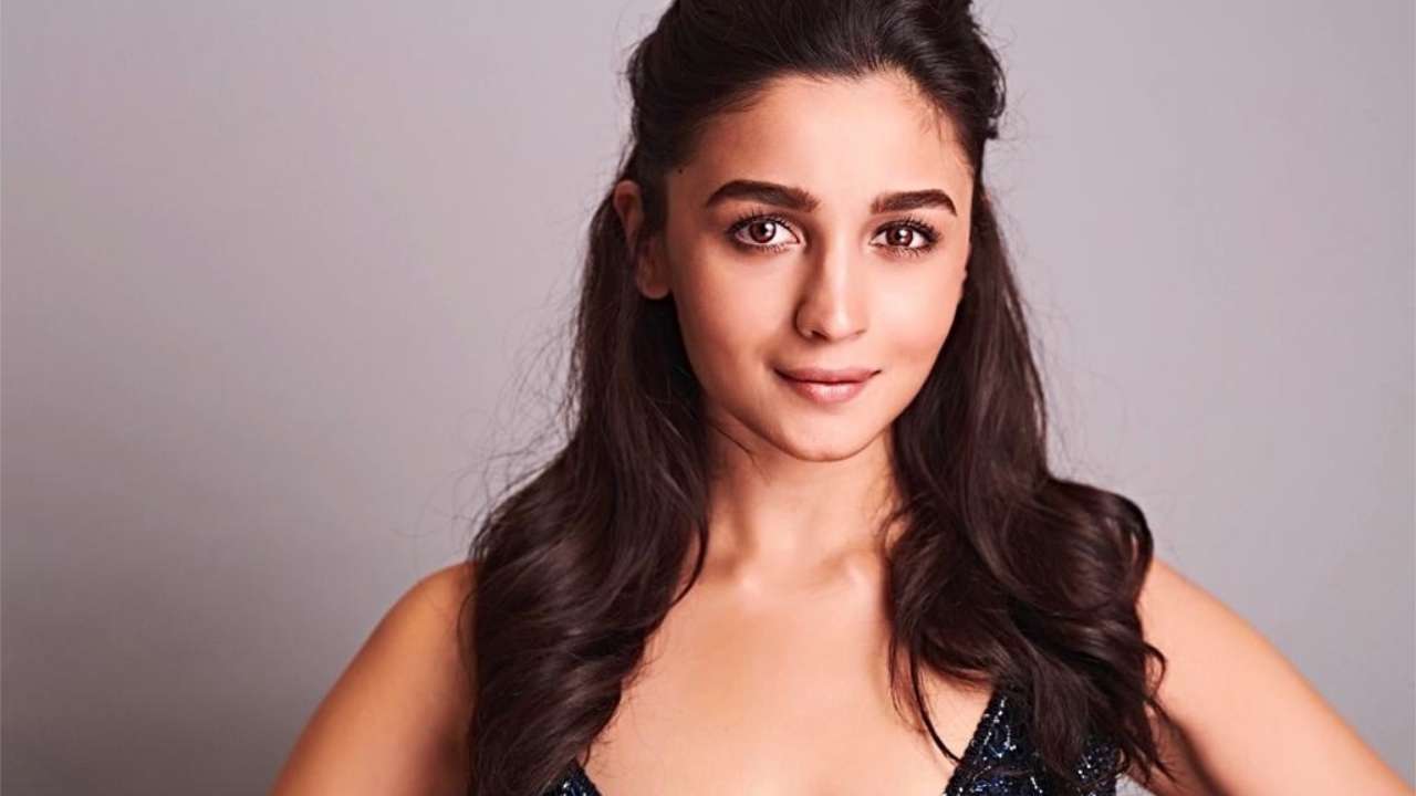  Alia Bhatt gifts houses worth Rs 50 Lakh each to her 