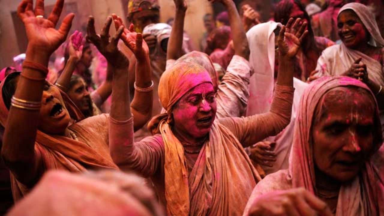 Vrindavan widows won't celebrate Holi 2019 to mourn Parrikar's death
