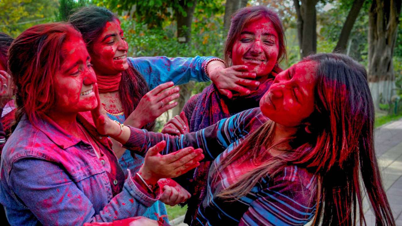 Holi and the 'bhaang' association