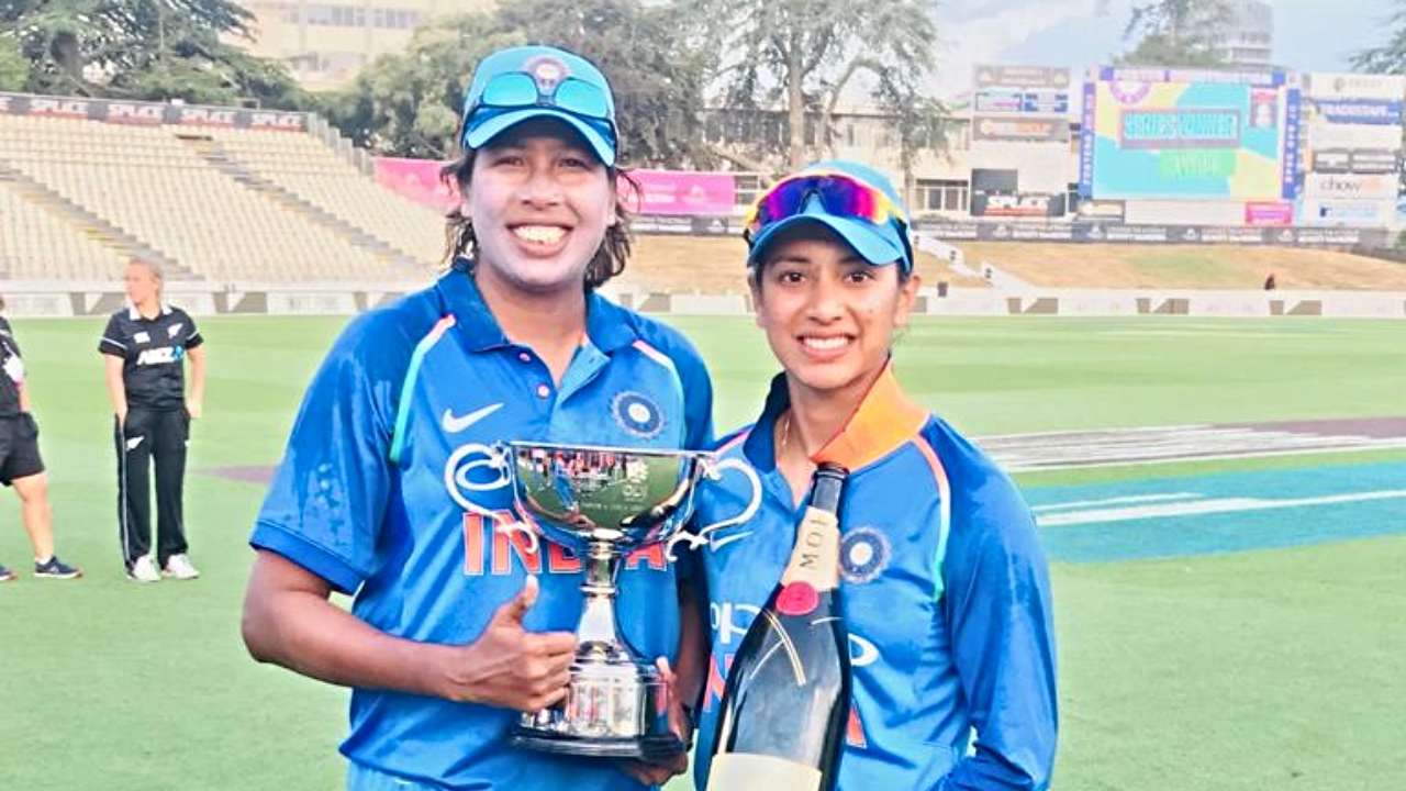 Jhulan Goswami and Smriti Mandhana