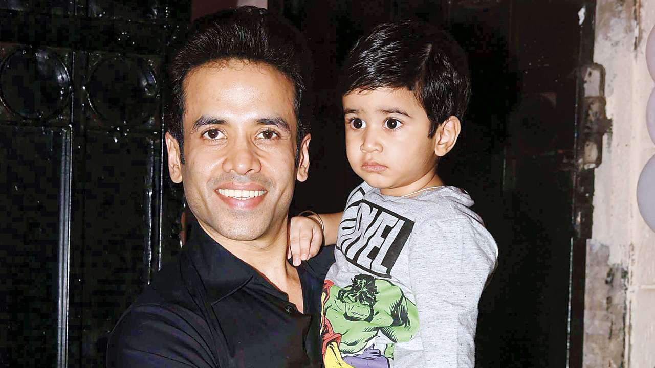 Tusshar Kapoor holidays with son Laksshya in Dubai