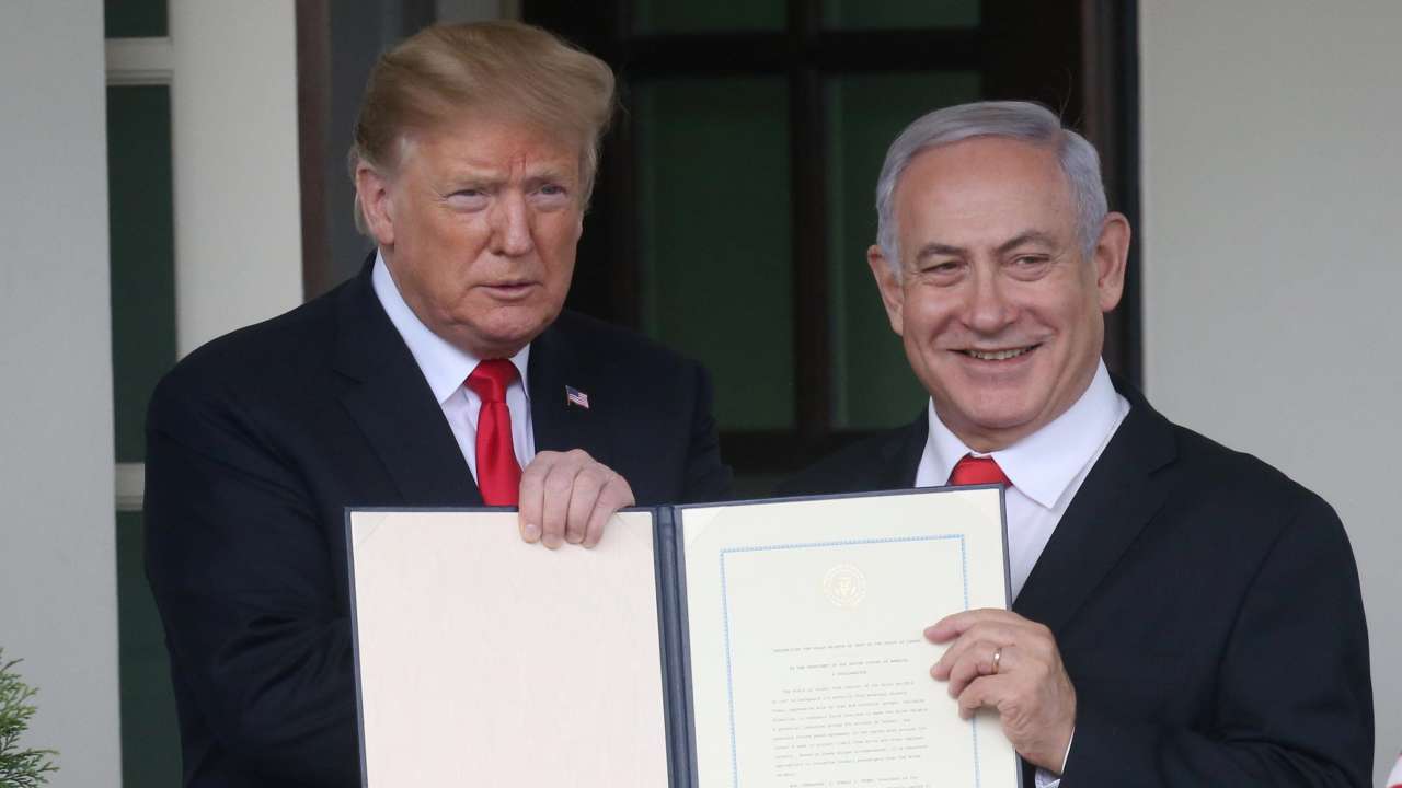 Trump Signs Decree Saying US Recognises Israeli Sovereignty Over Golan ...