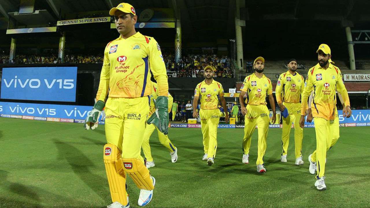 CSK beat DC by 6 wickets