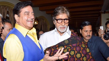 Bachchan had problems with Sinha getting applauded for his performance