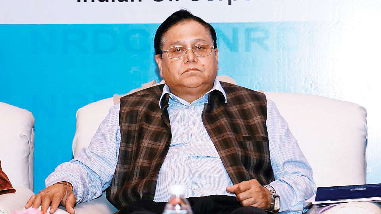 V K Saraswat