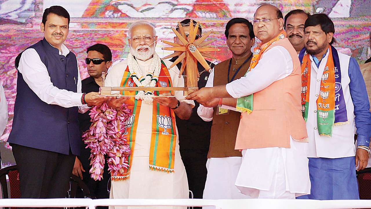 Prime Minister Narendra Modi with Maharashtra CM Devendra Fadnavis and other BJP leaders