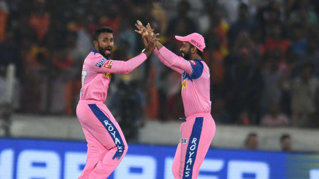 Shreyas Gopal gets Virat Kohli, AB de Villiers