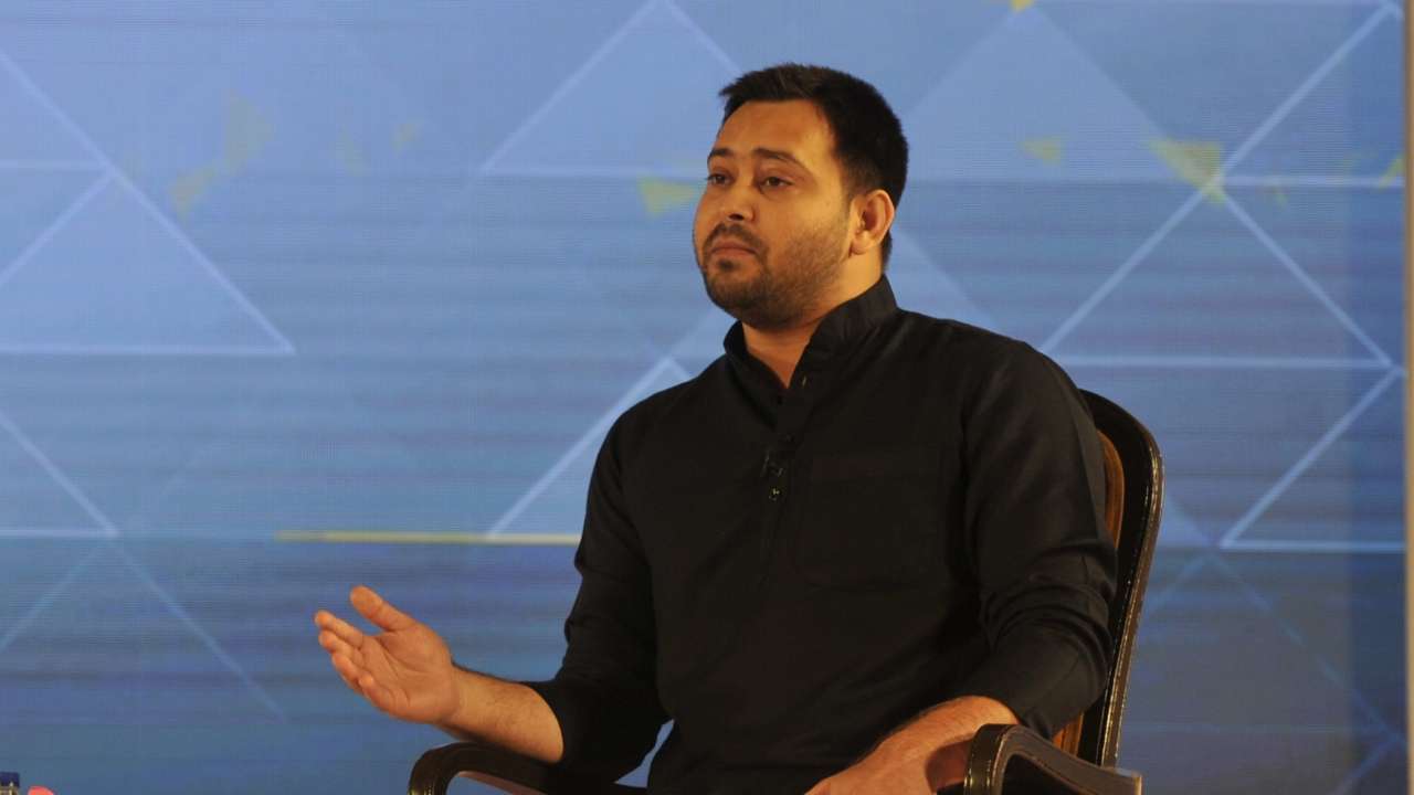 Tejashwi stands by Lalu's memoir