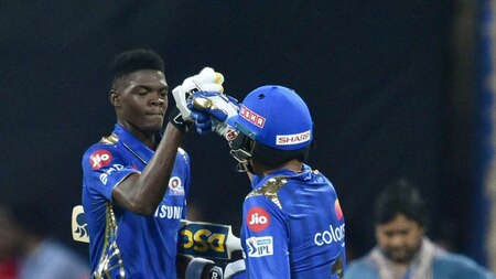 Mumbai Indians win by 3 wickets