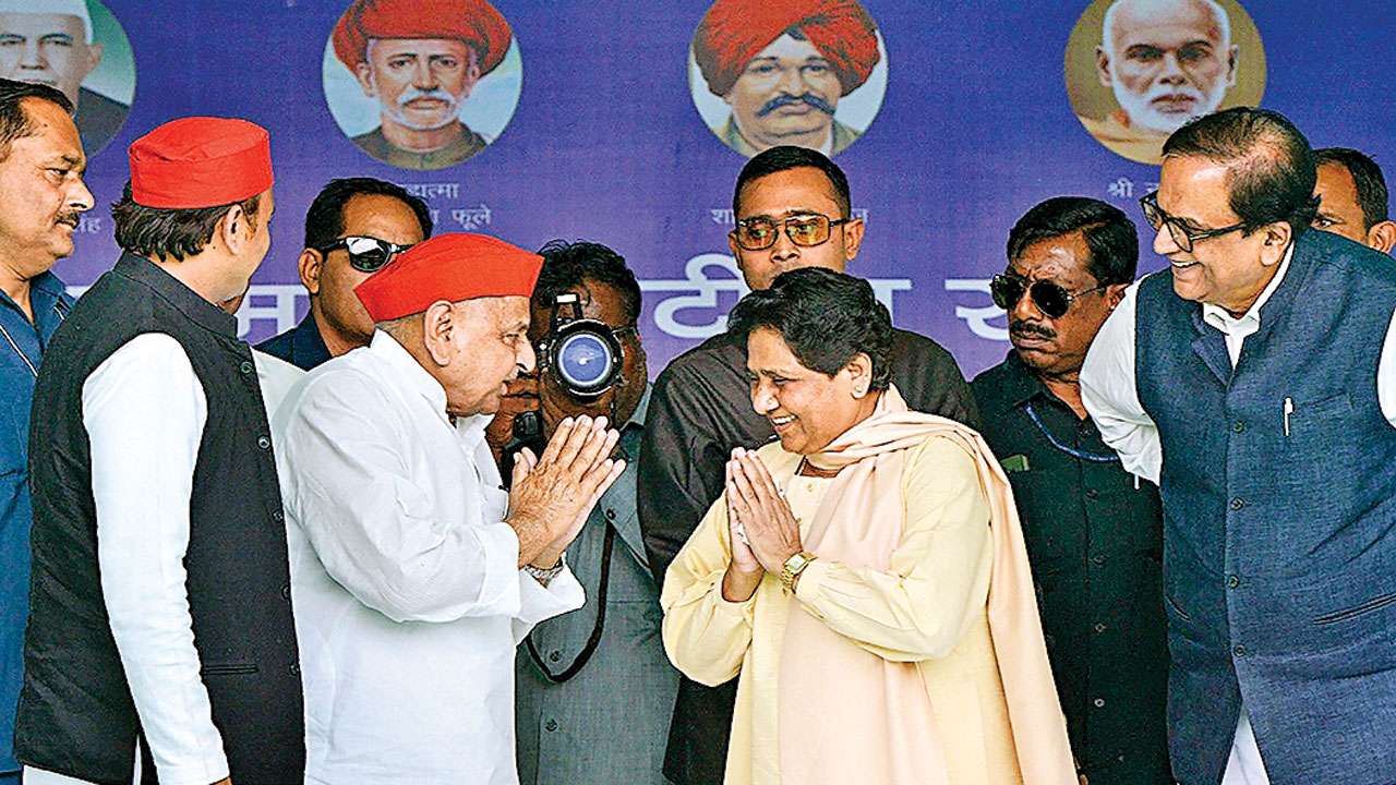 Lok Sabha Election 2019: 24 years on, Mayawati & Mulayam Singh share dais at Mainpuri