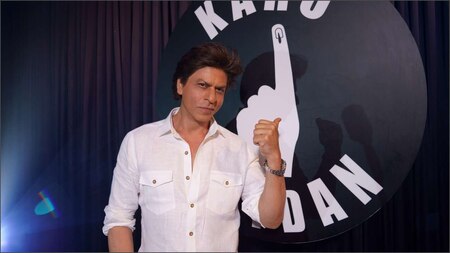 SRK's catchy number - Karo Matdan