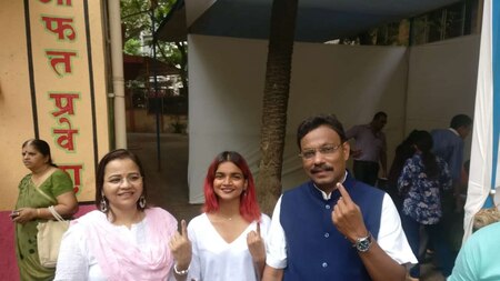 Vinod Tawde and family