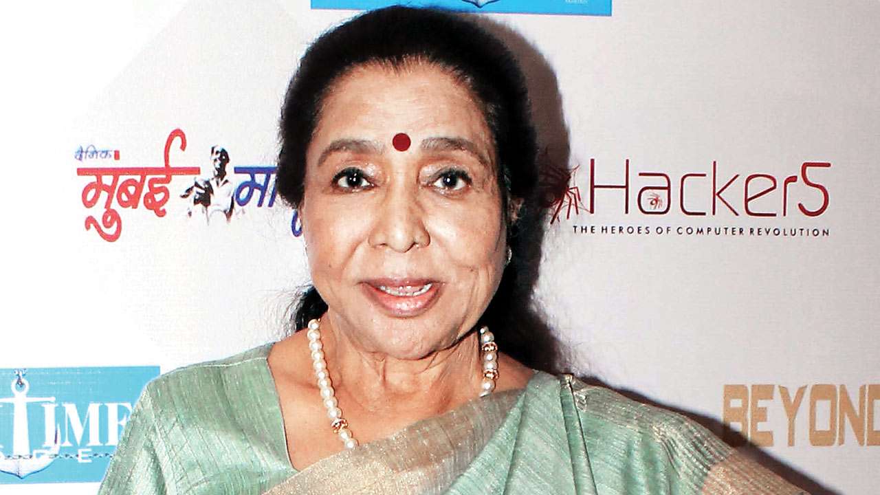   Asha Bhosle in the finale of a musical show "title =" Asha Bhosle in the final of one issued musical score "data-title =" The finale of the sung talent show, The Voice, was shot two days ago. The creators embodied legend Asha Bhosle, invited to the celebrity.

A source for the sets said, "She played a pivotal role in the series by sharing her experience with the competitors and giving them tips and tricks they could cherish all their lives." However, AR Rahman, who is the super The Oscar-winning composer who was present for the episode of the semifinal was unable to attend the final because of health problems. social media message conveying the same message. "data-url =" https://www.dnaindia.com/bollywood/photo-gallery-scoops-tiger-shroff-compares-kapil-sharma-to-will-smith- kangana-ranaut-to-play-kabaddi- in-mumbai-2745349 / asha-bhosle-in-the-final-of-a-musical-show-2745353 "clbad =" img-responsive "/> 

<p> 4/7 </p>
<h3/>
<p>  The singing talent finale The singer, The Voice, was filmed two days ago. The legends of the legend of the song, Asha Bhosle, were invited to the celebrity. </p>
<p>  A scenery source said, "She played a pivotal role in the series by sharing her experiences with candidates and giving them tips and tricks that they will cherish all their lives. However, AR Rahman, who is the super judge of the series, was visibly absent.The Oscar-winning composer who was present for the semifinal episode could not surrender because of health problems, he even posted a message on social media </p>
</p></div>
<p clbad=