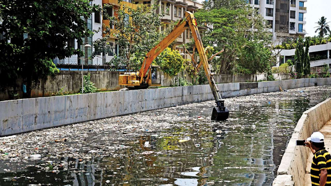 desilting work