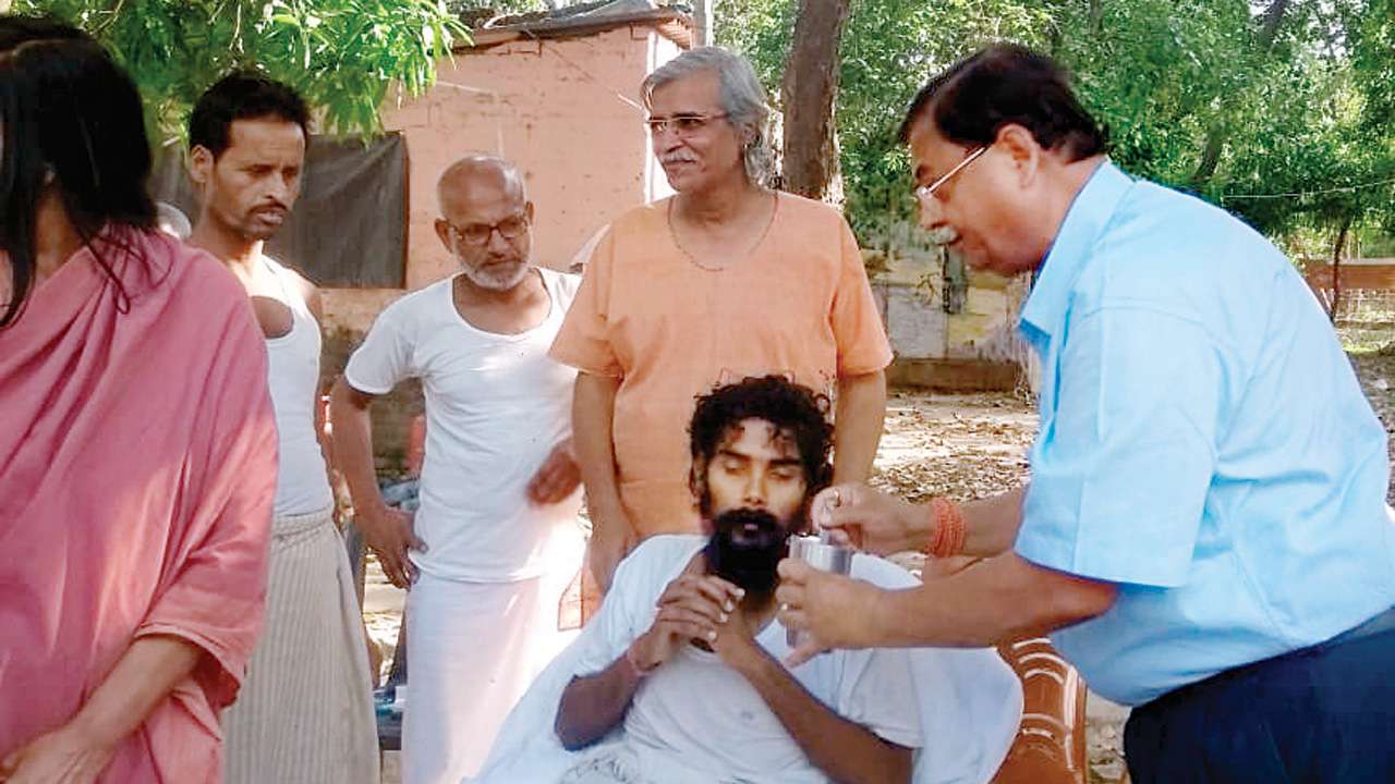 Ganga warrior breaks 194-day fast after vow